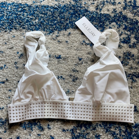 ELLEJAY Buzios Bikini Top in White Medium - Picture 7 of 9